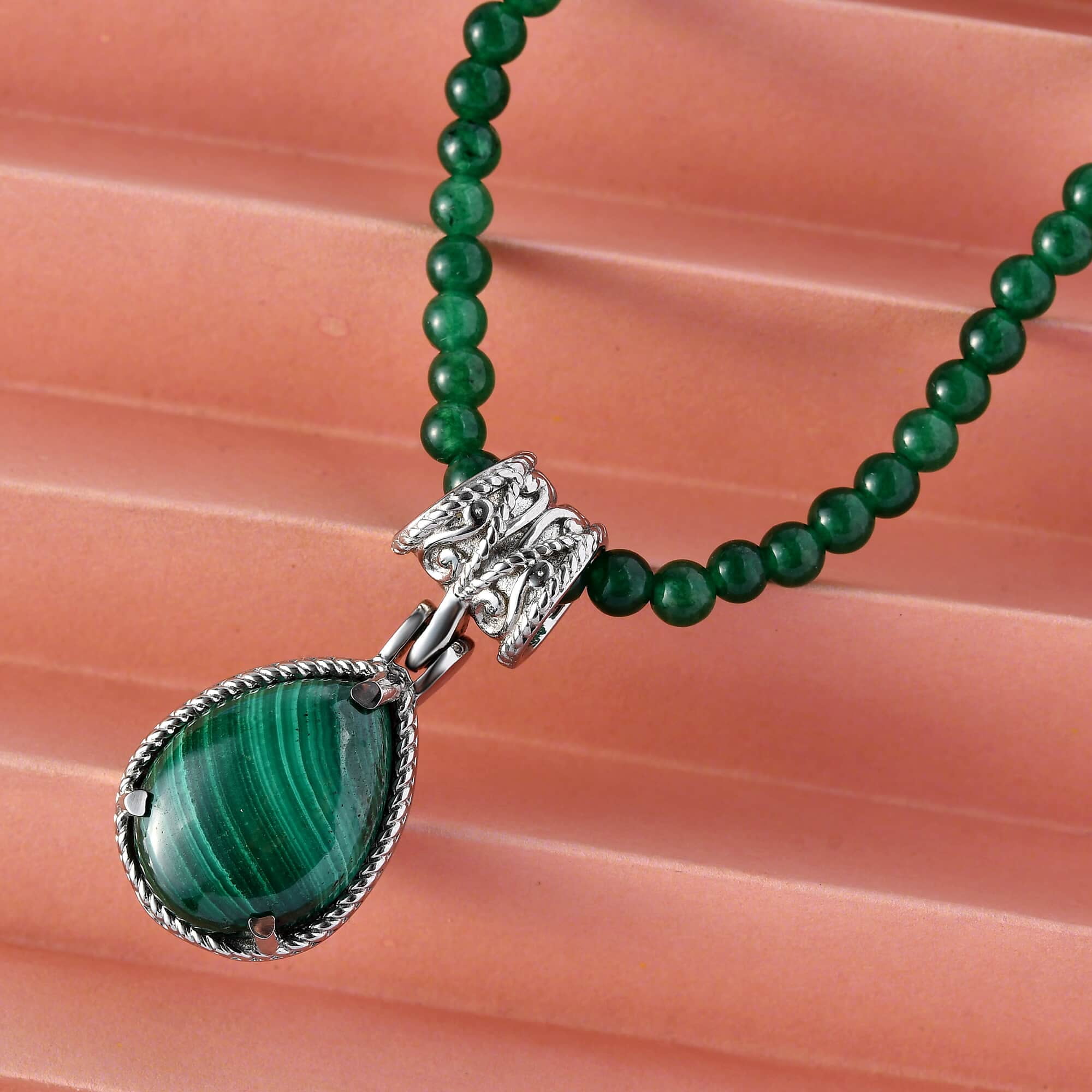 Green Quartzite Malachite Pendant Choker Necklace for Women