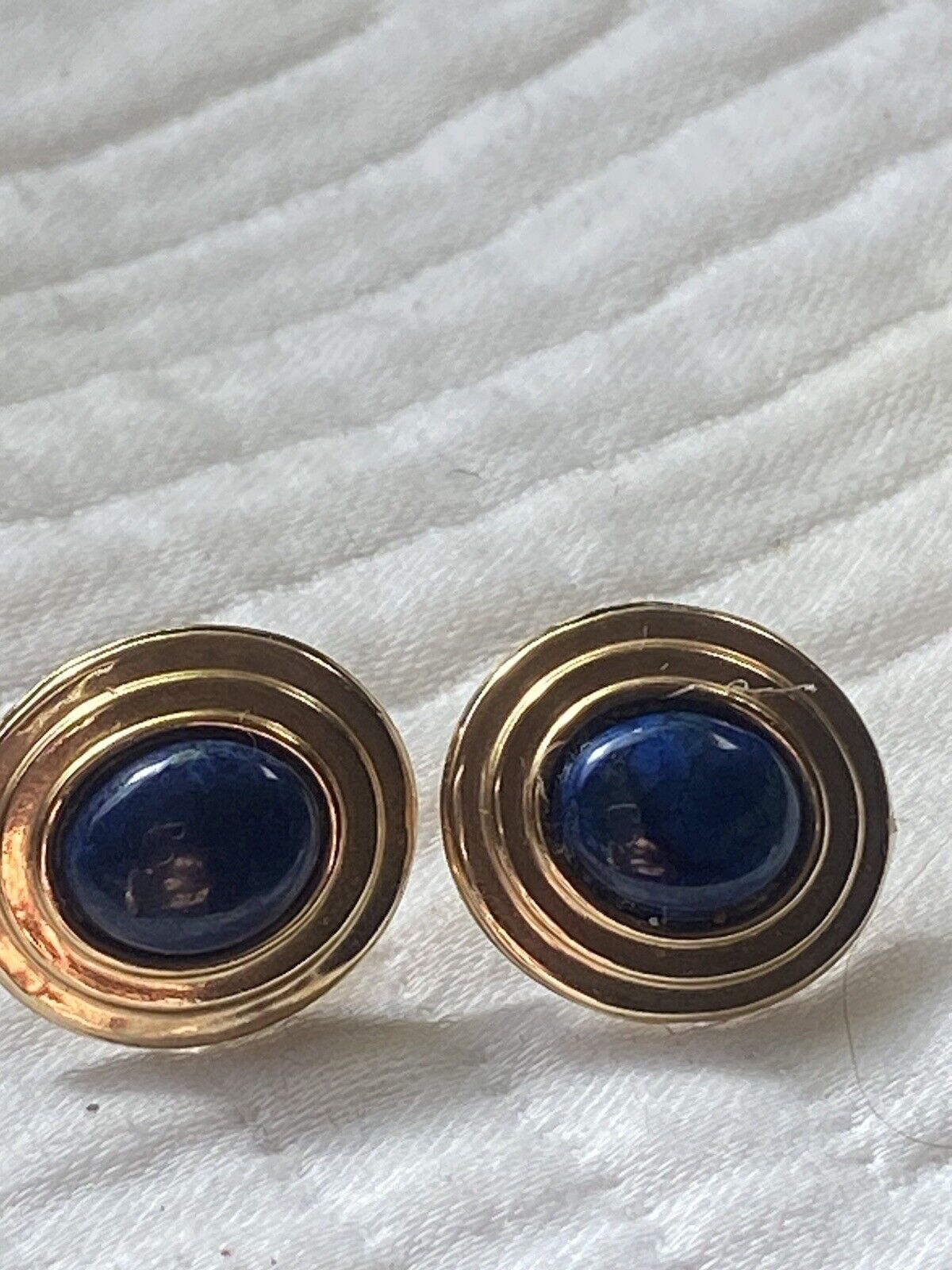 Solid 14k Vintage Lapis Lazuli Cabochon Earrings 2g