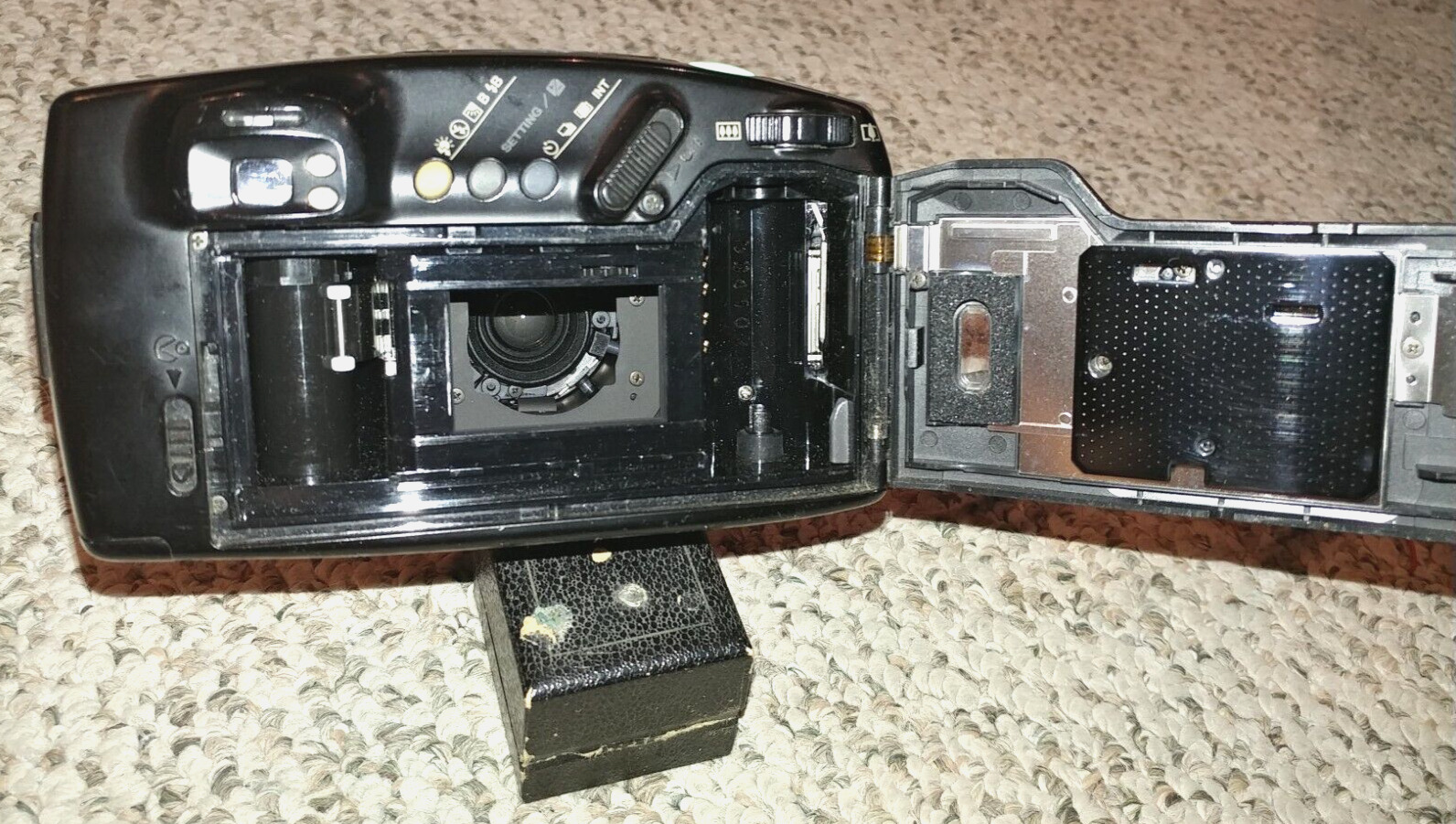 VINTAGE PENTAX POINT AND SHOOT CAMERA with BATTERIES