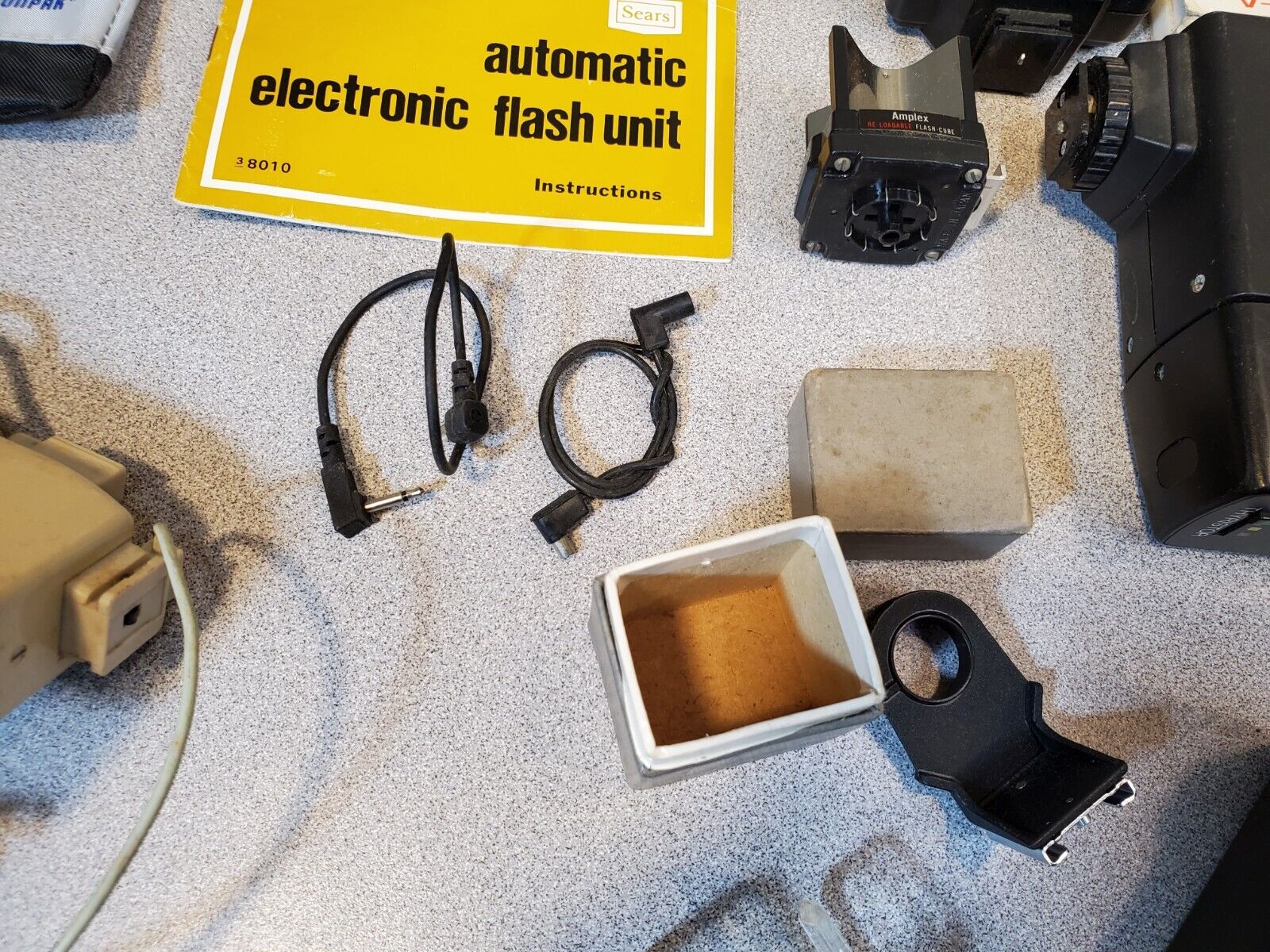 Lot of Vintage Camera Flashes & Flash Accessories