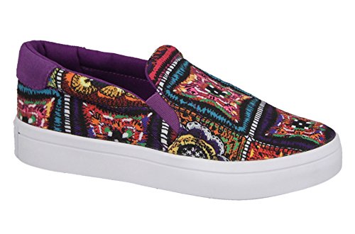 adidas Women's Courtvantage Slip ON Walking Shoes (6.5)