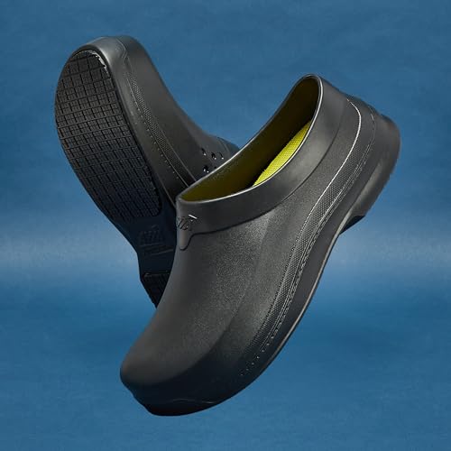 Avia Flame Men's Slip Resistant Clogs - Black