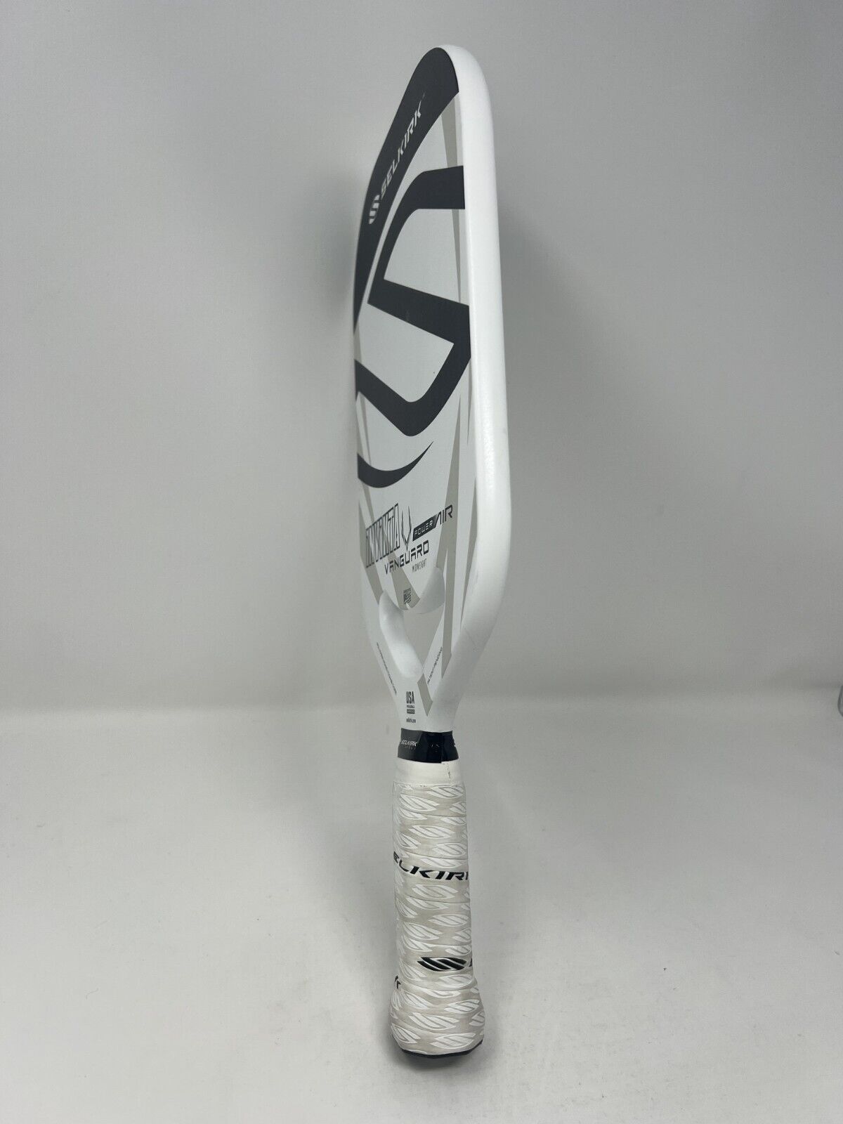 Selkirk Vanguard Power Air Invicta Paddle Black/White