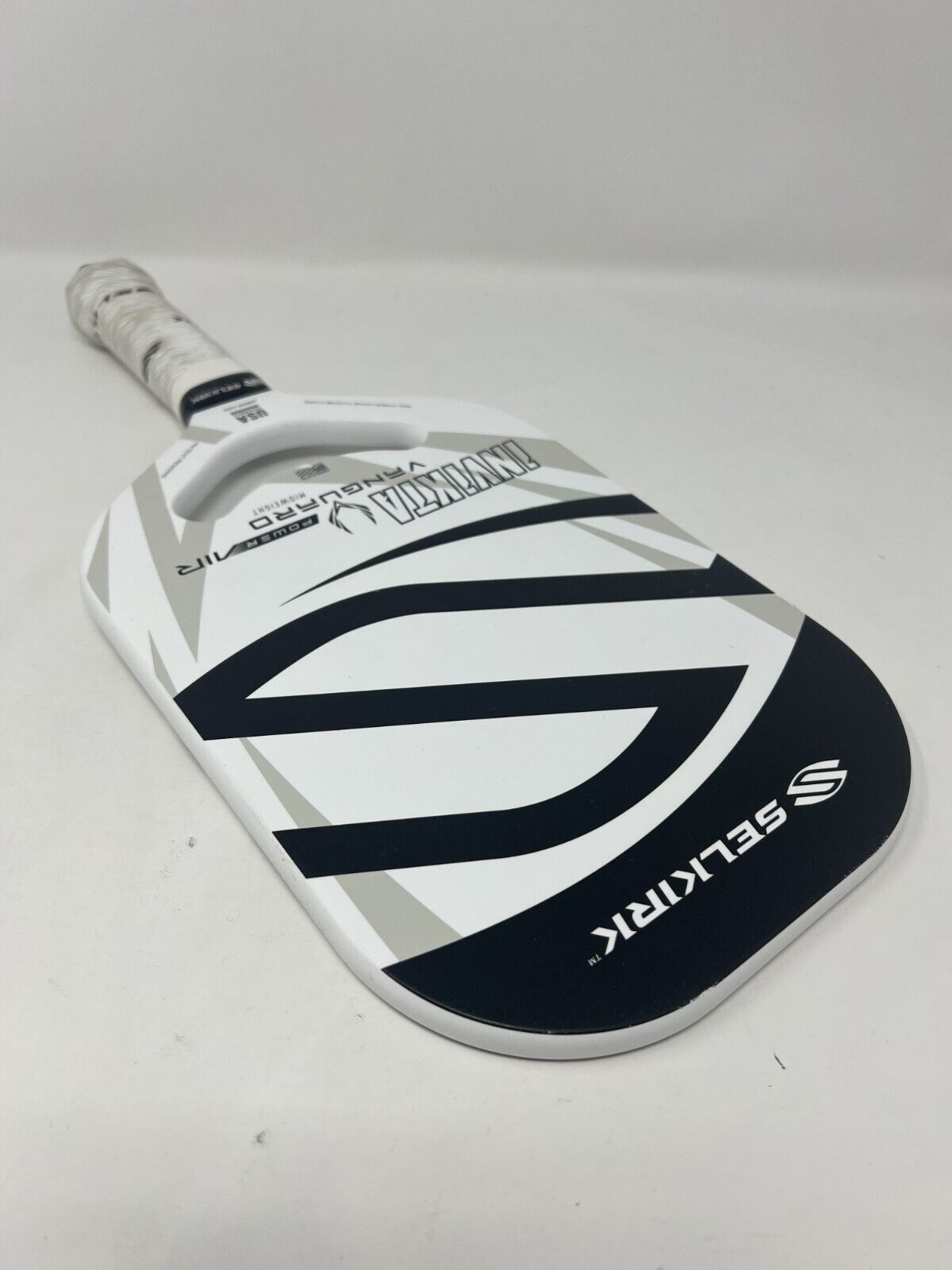 Selkirk Vanguard Power Air Invicta Paddle Black/White