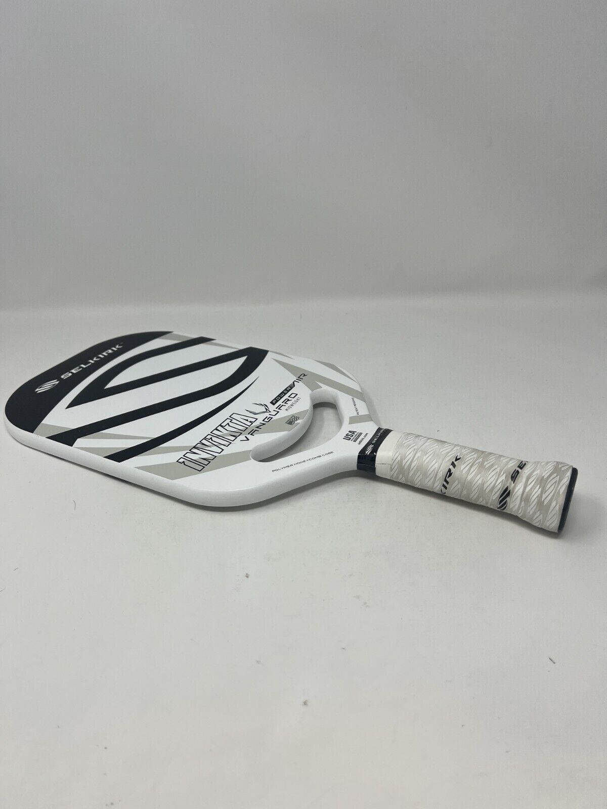 Selkirk Vanguard Power Air Invicta Paddle Black/White