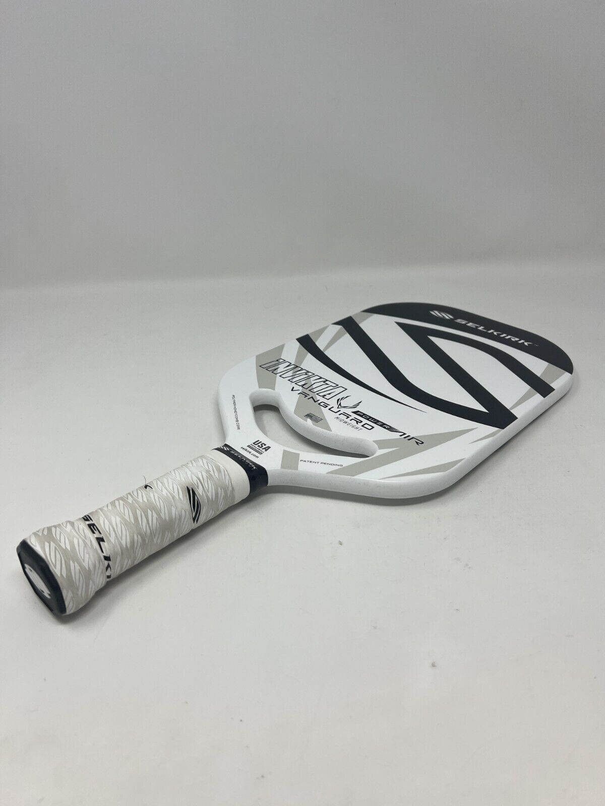 Selkirk Vanguard Power Air Invicta Paddle Black/White