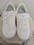 Kizik Women's White Slip-On Comfort Sneakers Size 6
