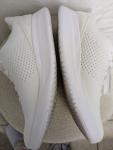 Kizik Women's White Slip-On Comfort Sneakers Size 6