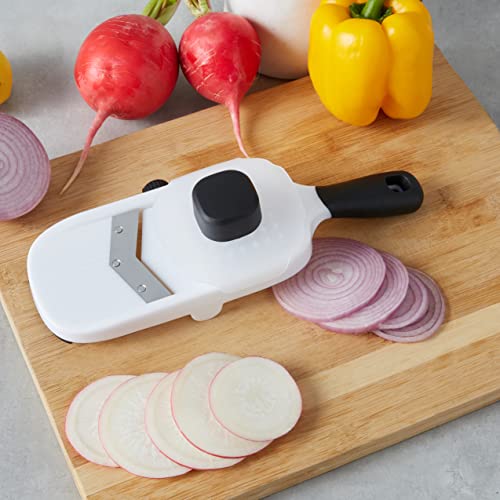 Amazon Basics Hand-held Mandoline Slicer, White