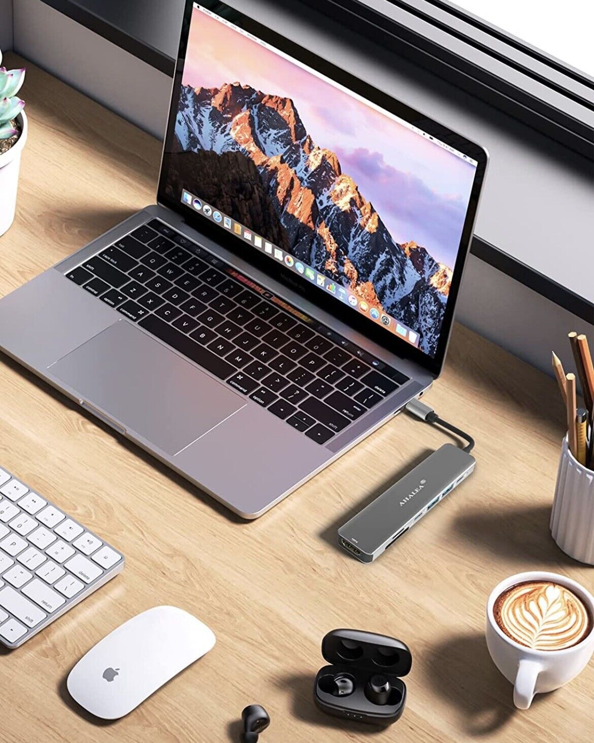 USB-C 5-in-1 Hub with HDMI & USB3.0