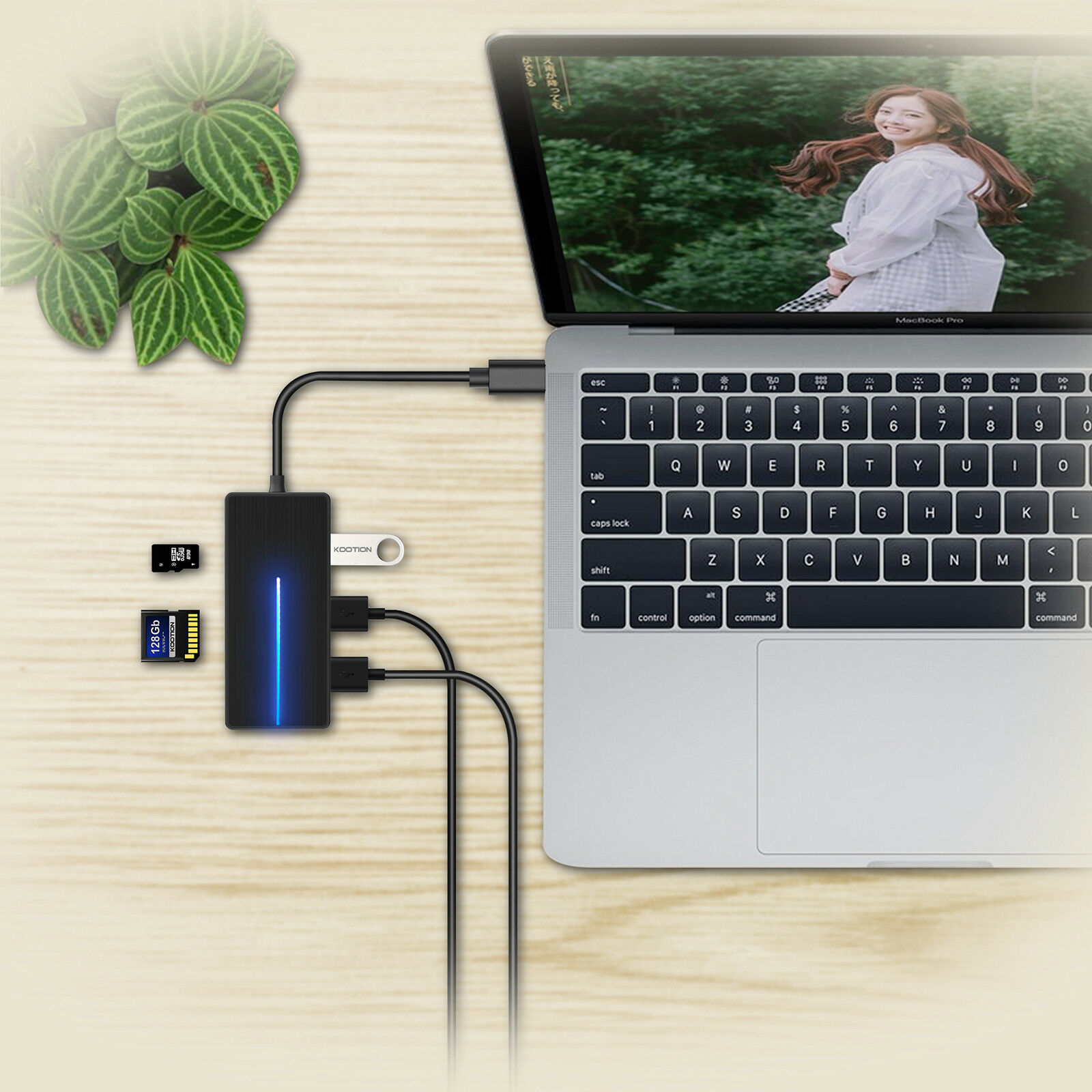 KOOTION USB-C Hub with Card Reader
