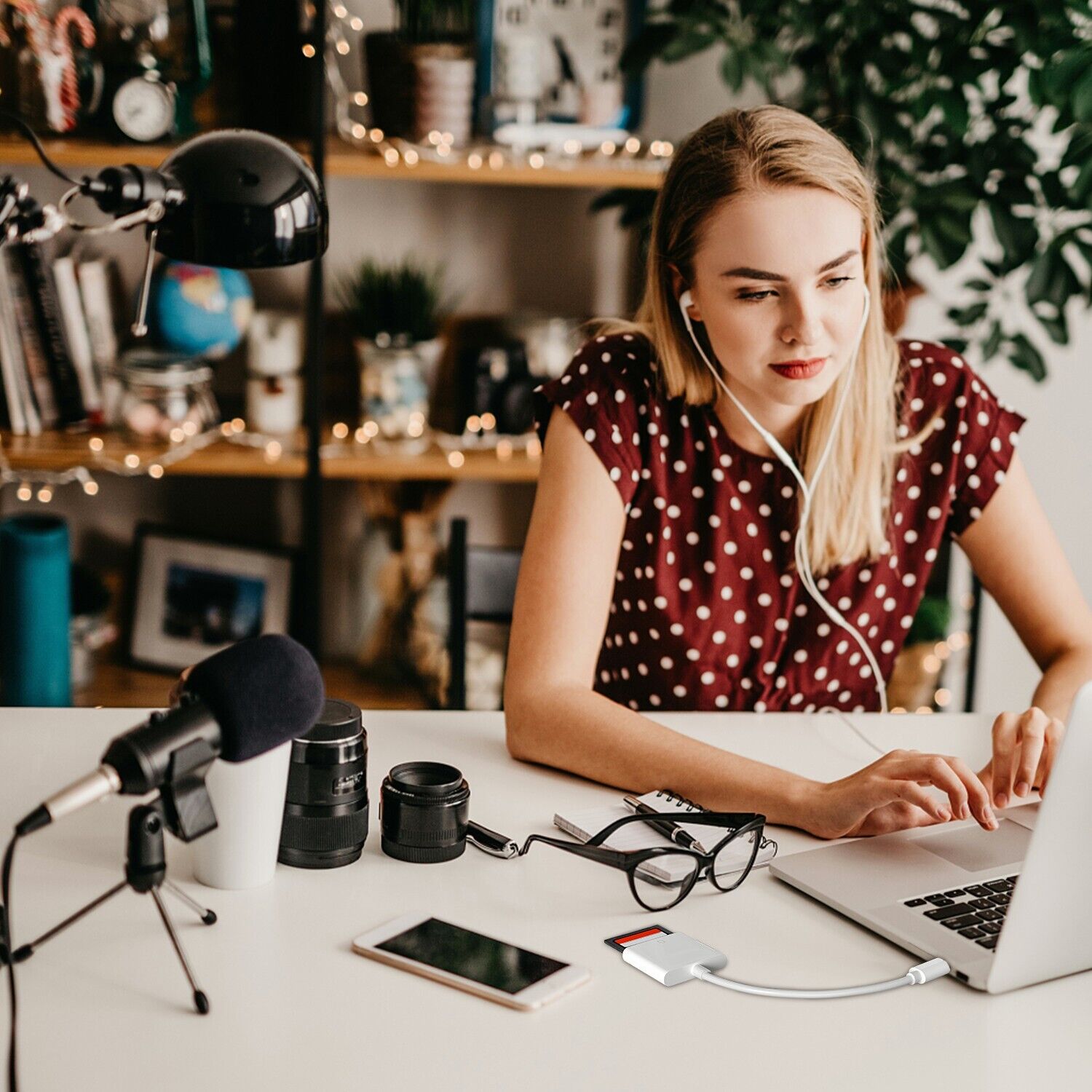 iPad Pro & MacBook SD Card Reader