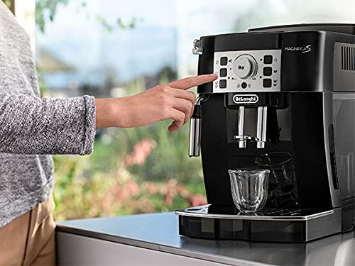 De'Longhi Magnifica S ECAM22.110.B, Coffee Maker with with Milk Frother, Automatic Espresso Machine with 2 Hot Coffee Drinks Recipes, Soft-Touch Control Panel, 1450W, Black
