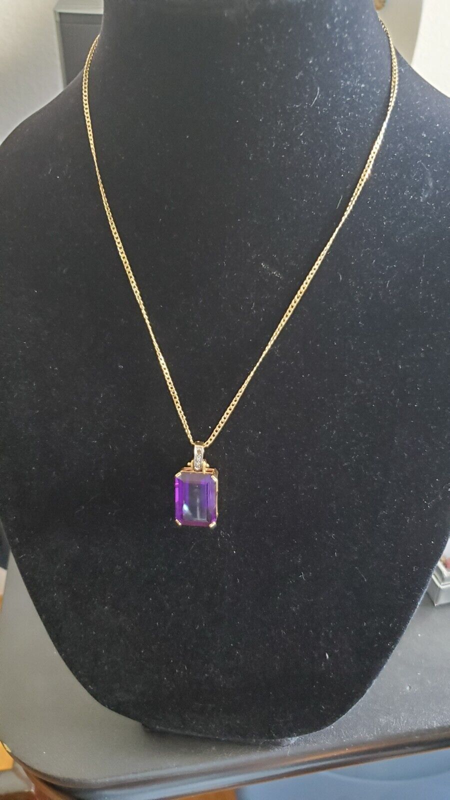 Alexandrite pendant on gold chain - Beveled rectangle