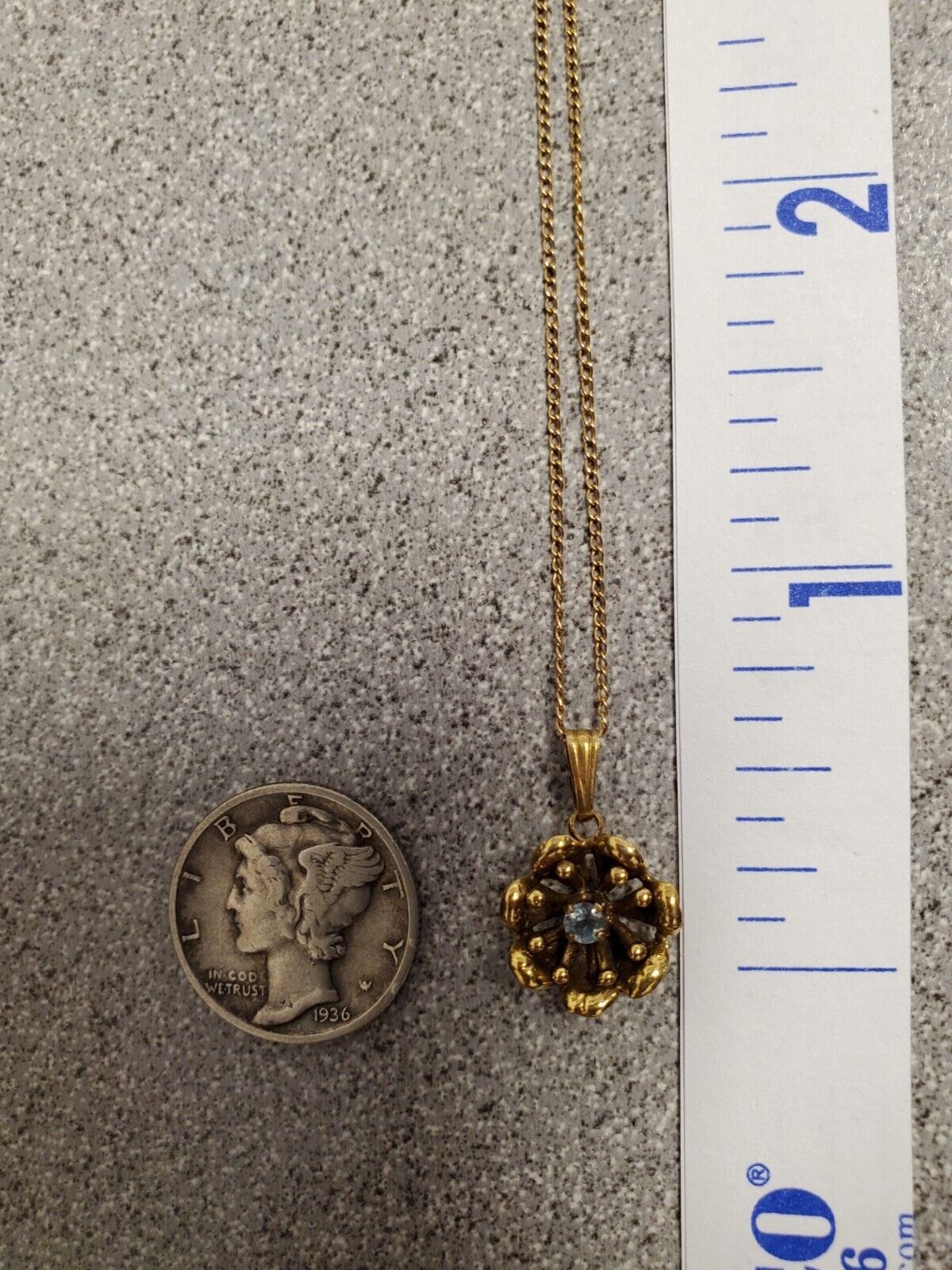 0.05 ct Natural Alexandrite 14K Yellow Gold Pendant