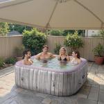 UHOMEPRO Inflatable Hot Tub Spa Set, Outdoor Bubble Massage Portable Hot Tubs with 130 Soothing Jets, Insulated Cover, Internal Heater Pump, 6 Filter Cartridges (Square)