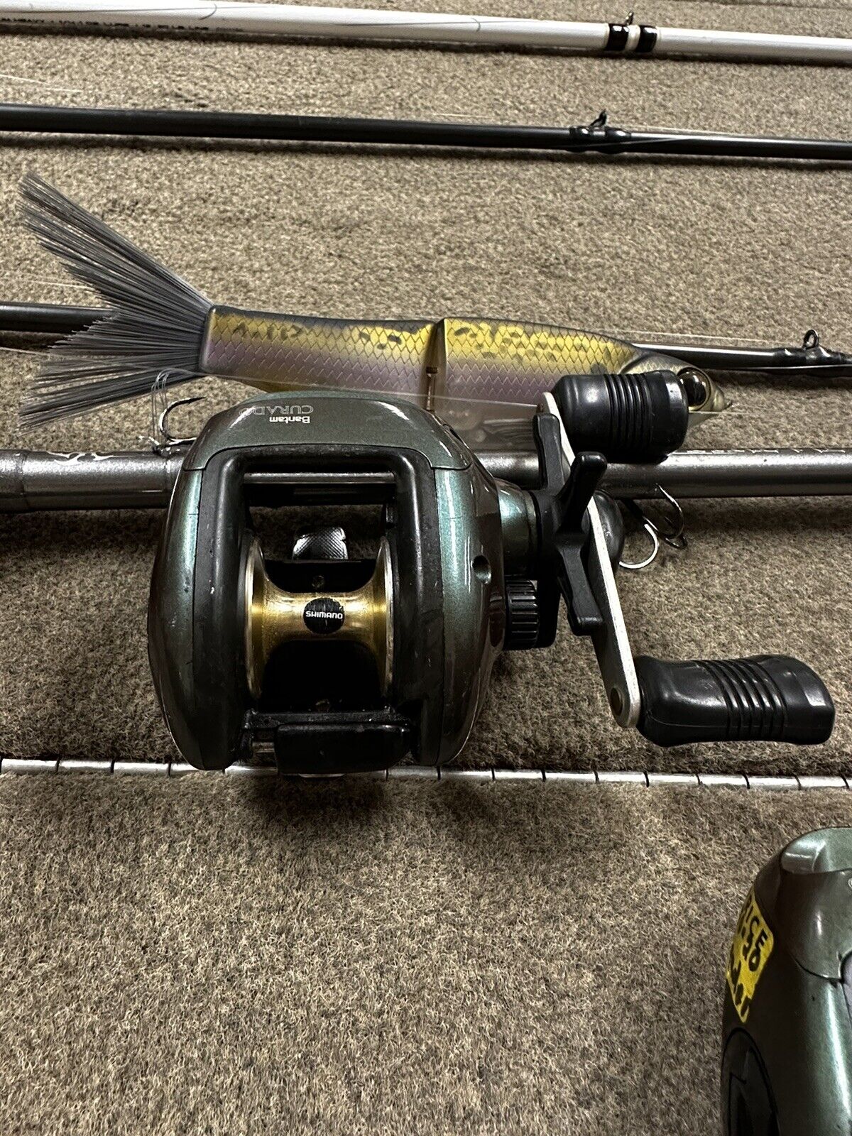 Shimano Baitcasting Reel - Right Hand