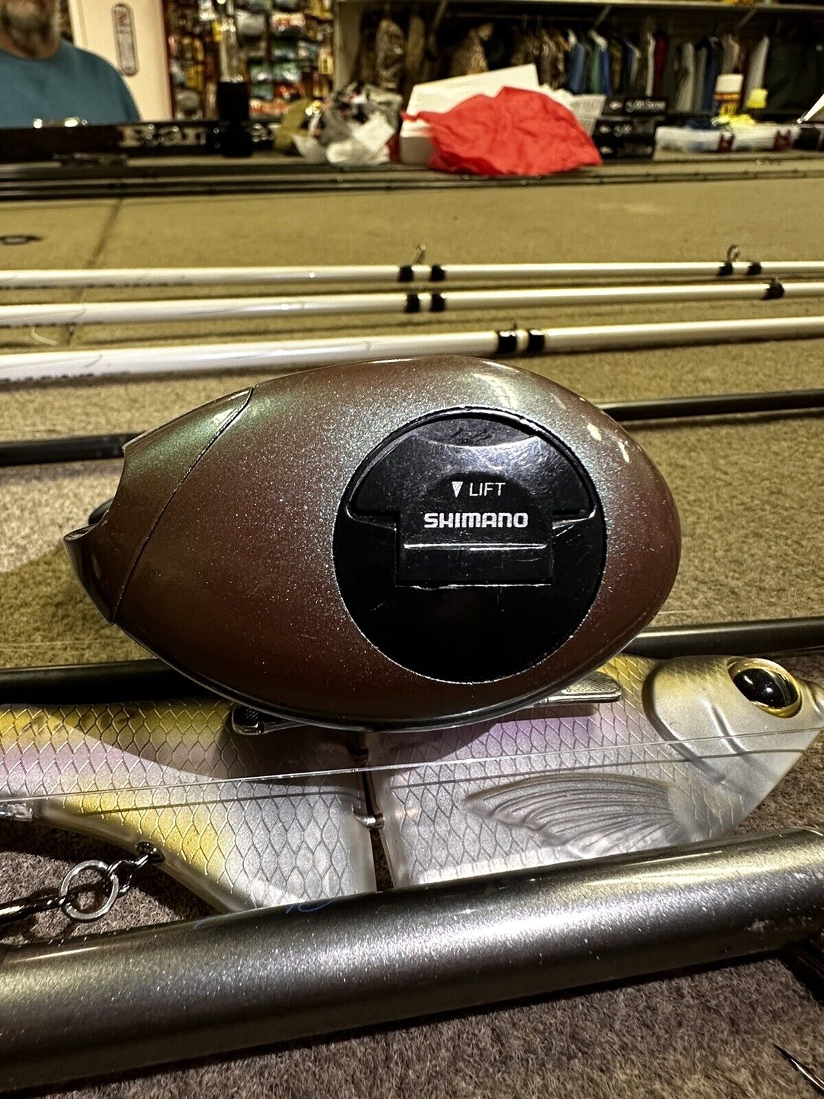 Shimano Baitcasting Reel - Right Hand