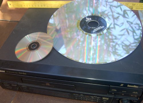 Pioneer LaserDisc & CD Player CLD-S201 Model