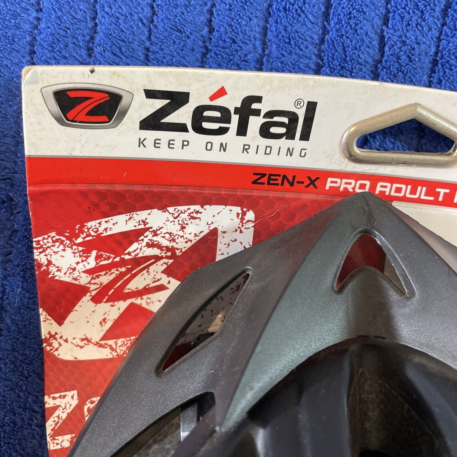 Zefal Adult Black Bike Helmet (Universal Fit, 24 Vents, Ages 14+)