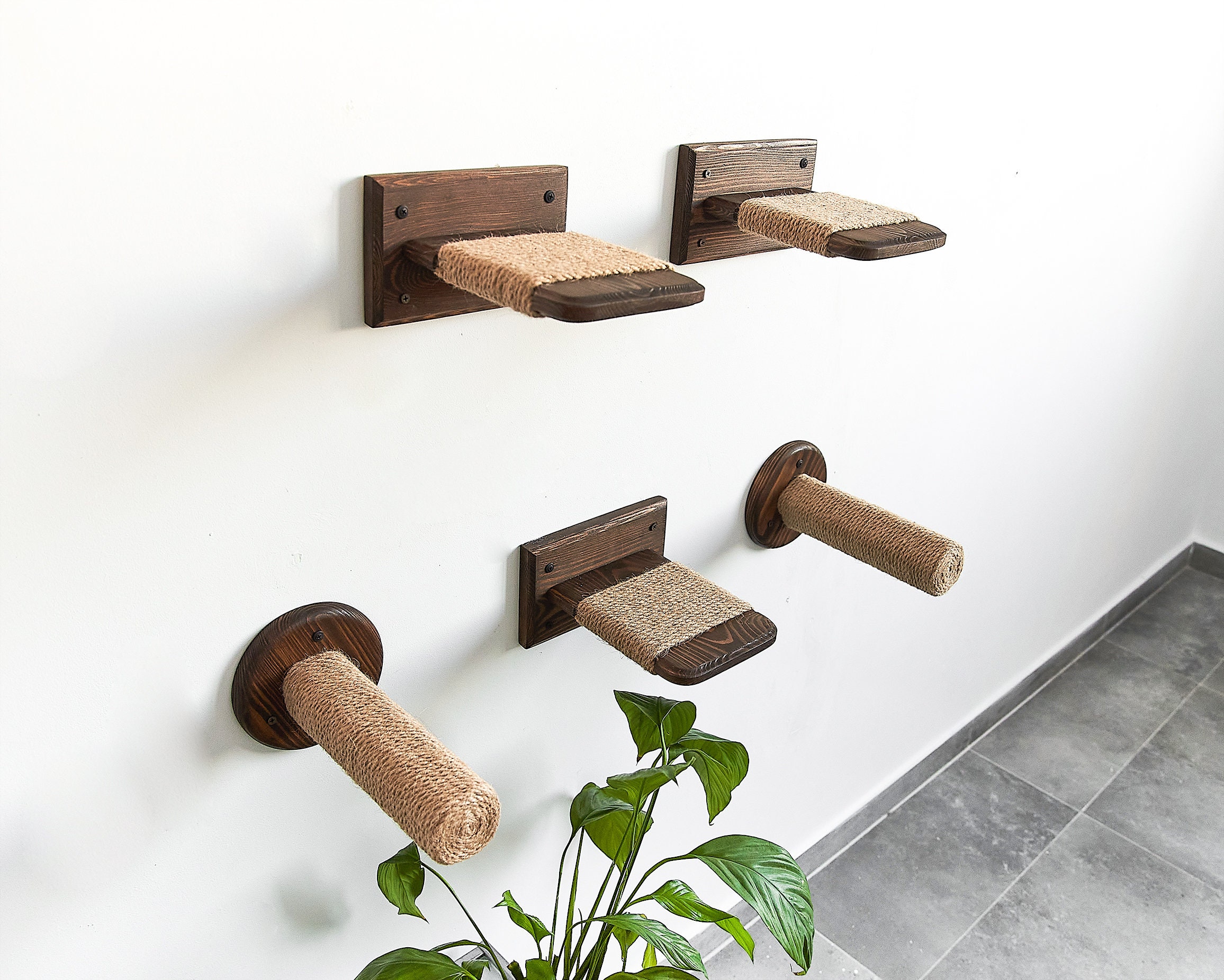 Climbing, shelves, pole & bed for cats