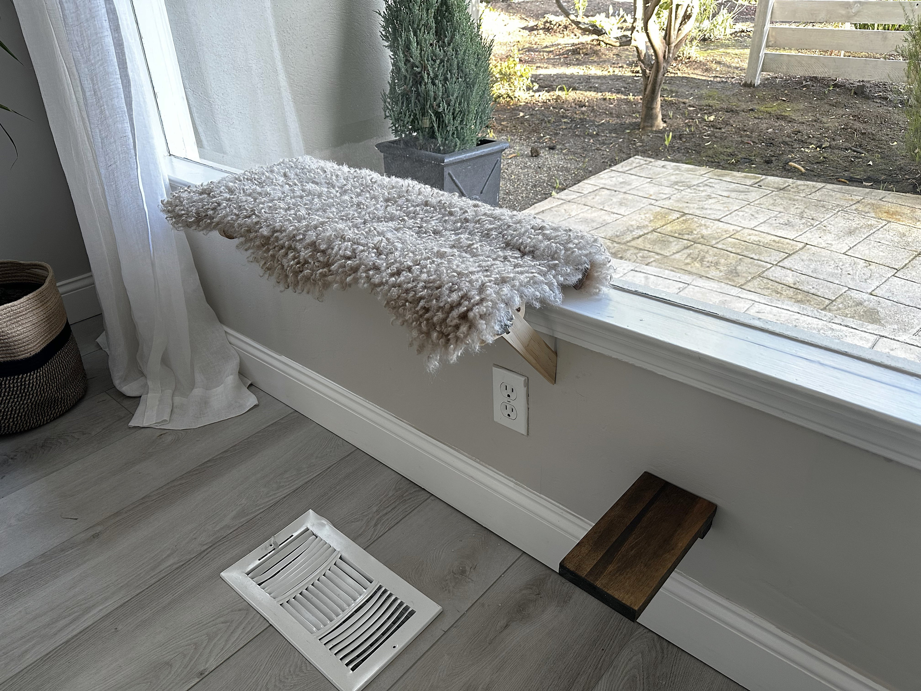 Easy Install Cat Window Perch