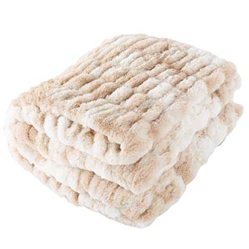 Luxurious Oversized Jacquard Faux Fur Blanket - Cream