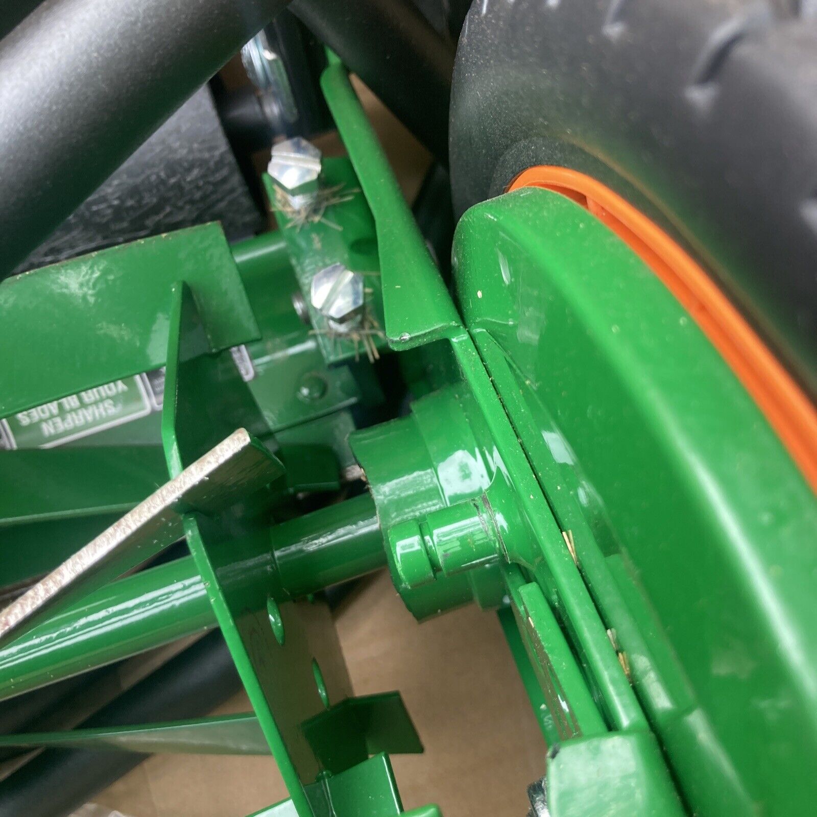 Scott's 16 in. Manual Walk Behind Push Reel Lawn Mower USED