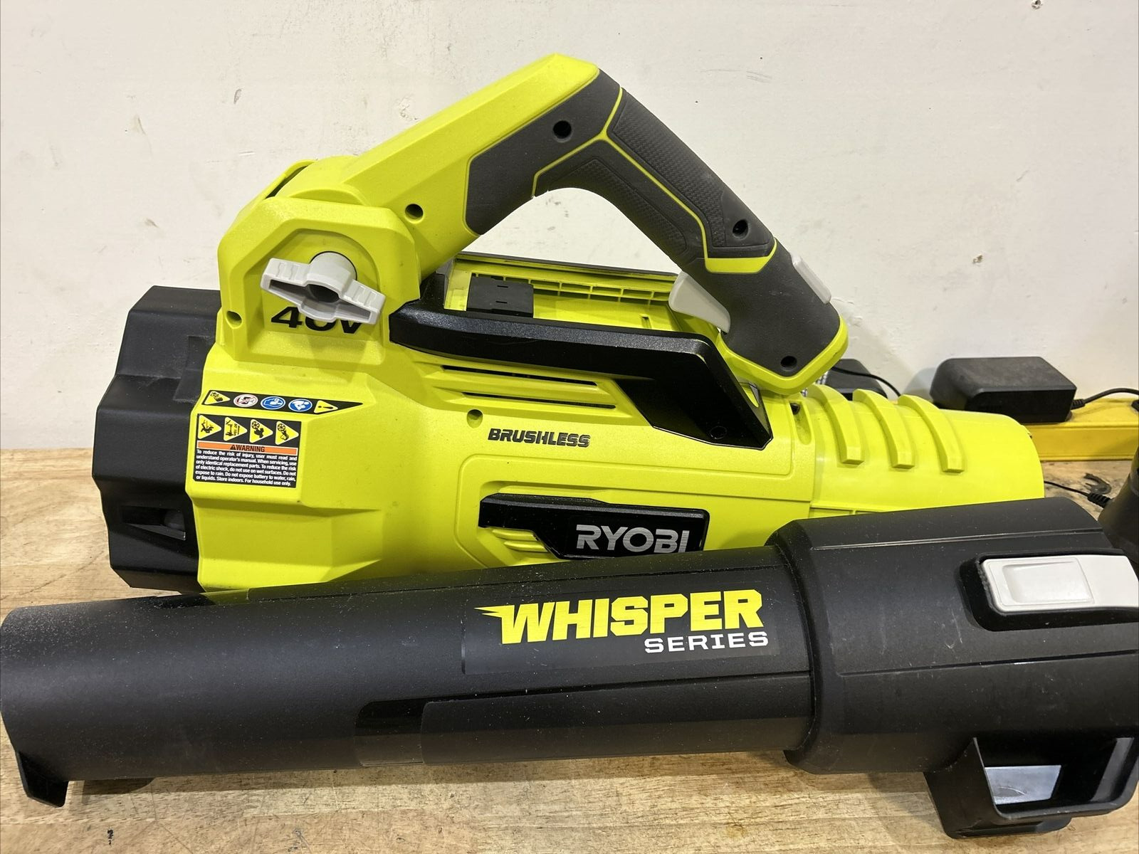 Ryobi 550 CFM Brushless Whisper 40v Jet Fan Cordless Leaf Blower (Tool Only)READ