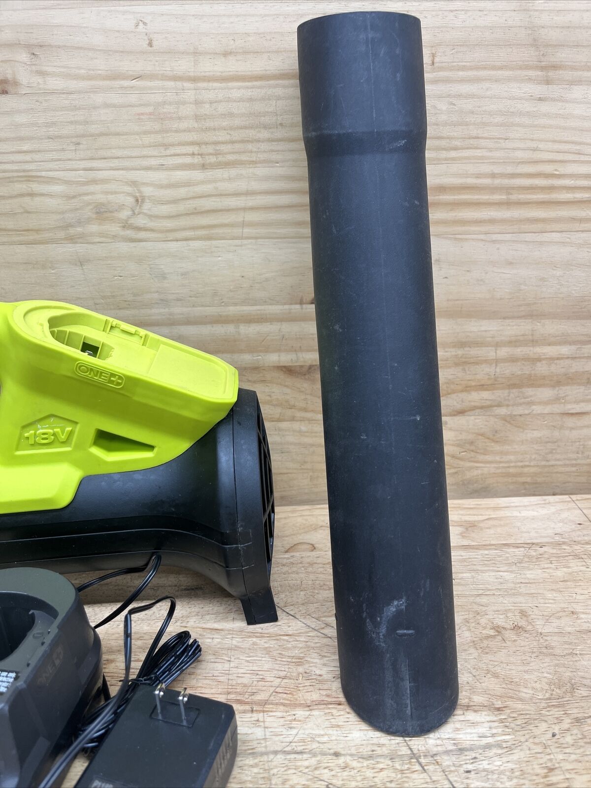 RYOBI P2109 200 CFM 18V Lithium-Ion Cordless Leaf Blower/Sweeper USED - P6-17