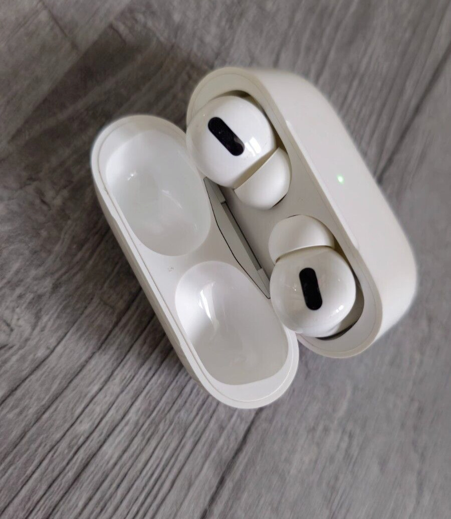 Apple AirPods Pro 1st Generation With Earphone Earbuds Wireless Charging Case