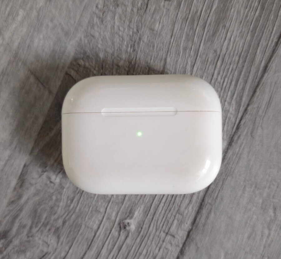 Apple AirPods Pro 1st Generation With Earphone Earbuds Wireless Charging Case
