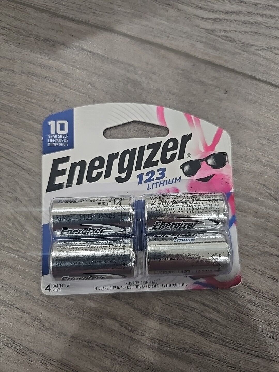 Energizer 123 pack of 4 batteries EL123BP4 3V CR123A EXP 12 2033
