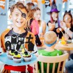 Halloween Cupcake Toppers, 48 PCS Tombstones Graveyard Cupcake Toppers with Mini Shovel Spoons for Halloween Party Decorations, Horror Birthday Decorations, Nightmare Before Christmas Cake Topper