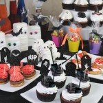 Halloween Cupcake Toppers, 48 PCS Tombstones Graveyard Cupcake Toppers with Mini Shovel Spoons for Halloween Party Decorations, Horror Birthday Decorations, Nightmare Before Christmas Cake Topper