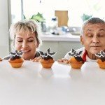 40 Pack Edible Halloween Bat Cupcake Toppers Bat Halloween Cupcake Toppers Rice Paper Wafer Paper Cupcake Picks for Happy Halloween Theme Baby Shower Kids Birthday Party Cupcake Decorations Black