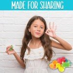 Fish Candy Ocean Gummies, 2 Lbs Bulk, Ocean Friends Sea Creatures, Assorted Flavors and Fish Shapes, Sharks, Turtles and More, Soft and Chewy Fishing Themed Candy Treat for Movie Theater, Parties