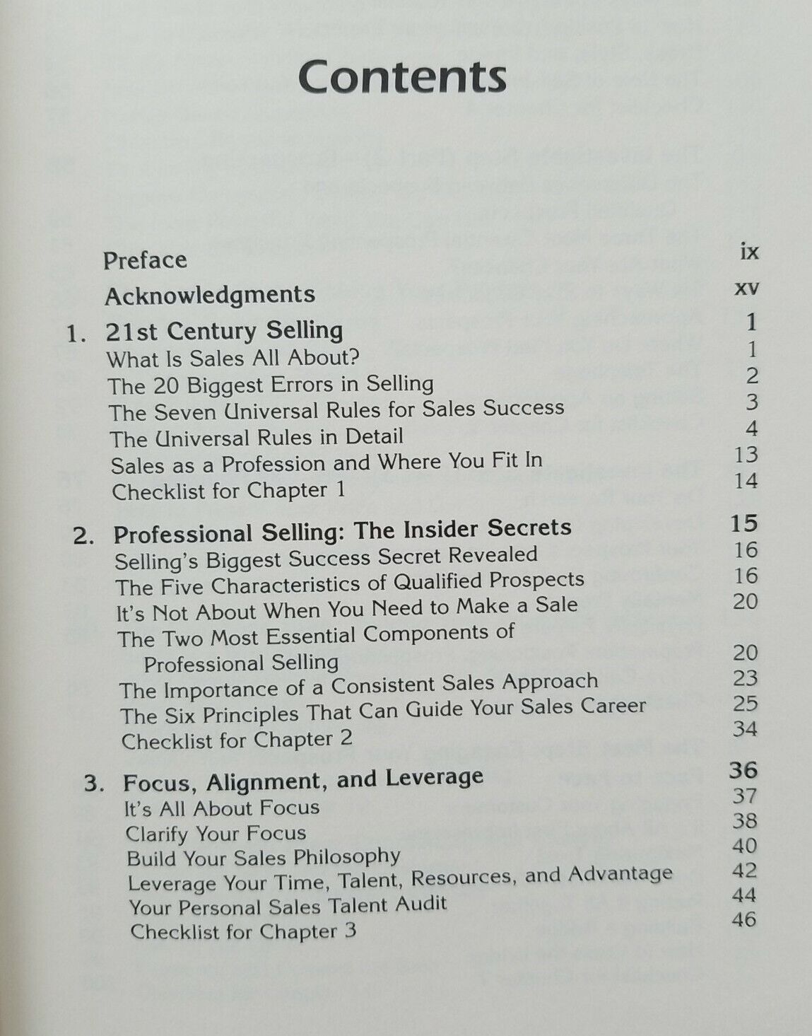 Sales Techniques (Briefcase Books Series)