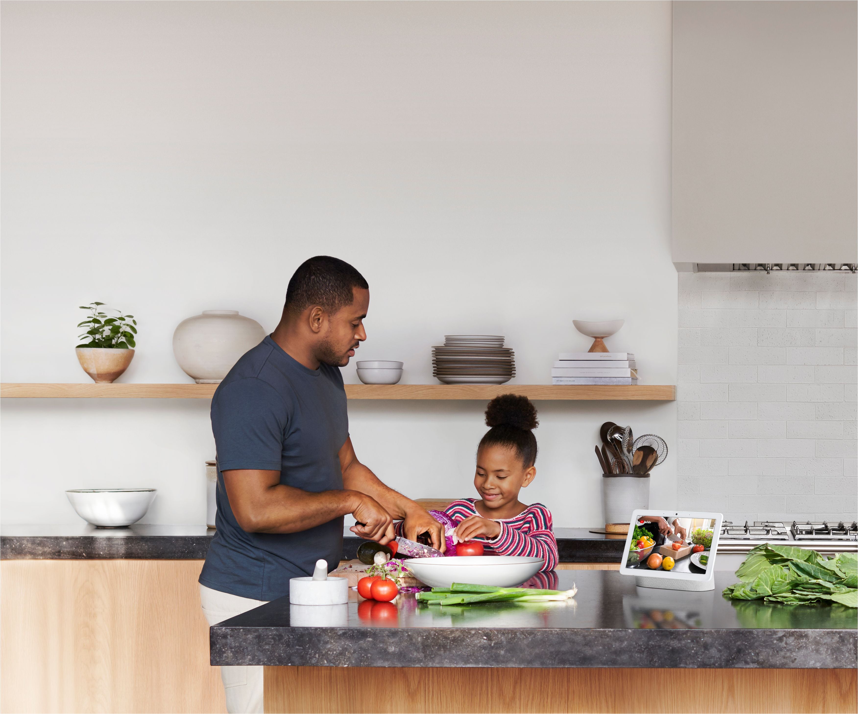 Google Nest Hub Max in Chalk Gray color