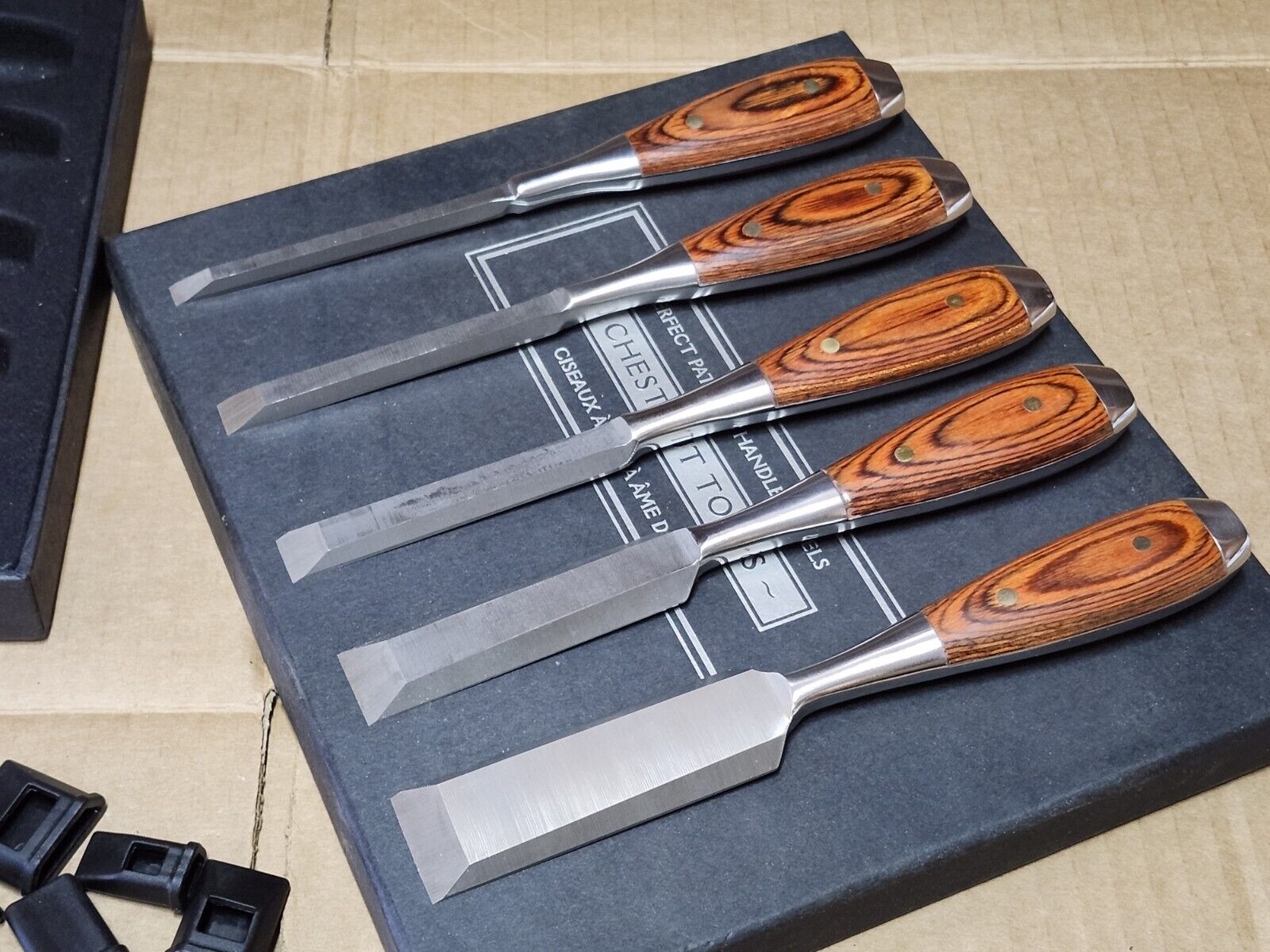 Chestnut Tools Pattern Handled Wood Chisel Set