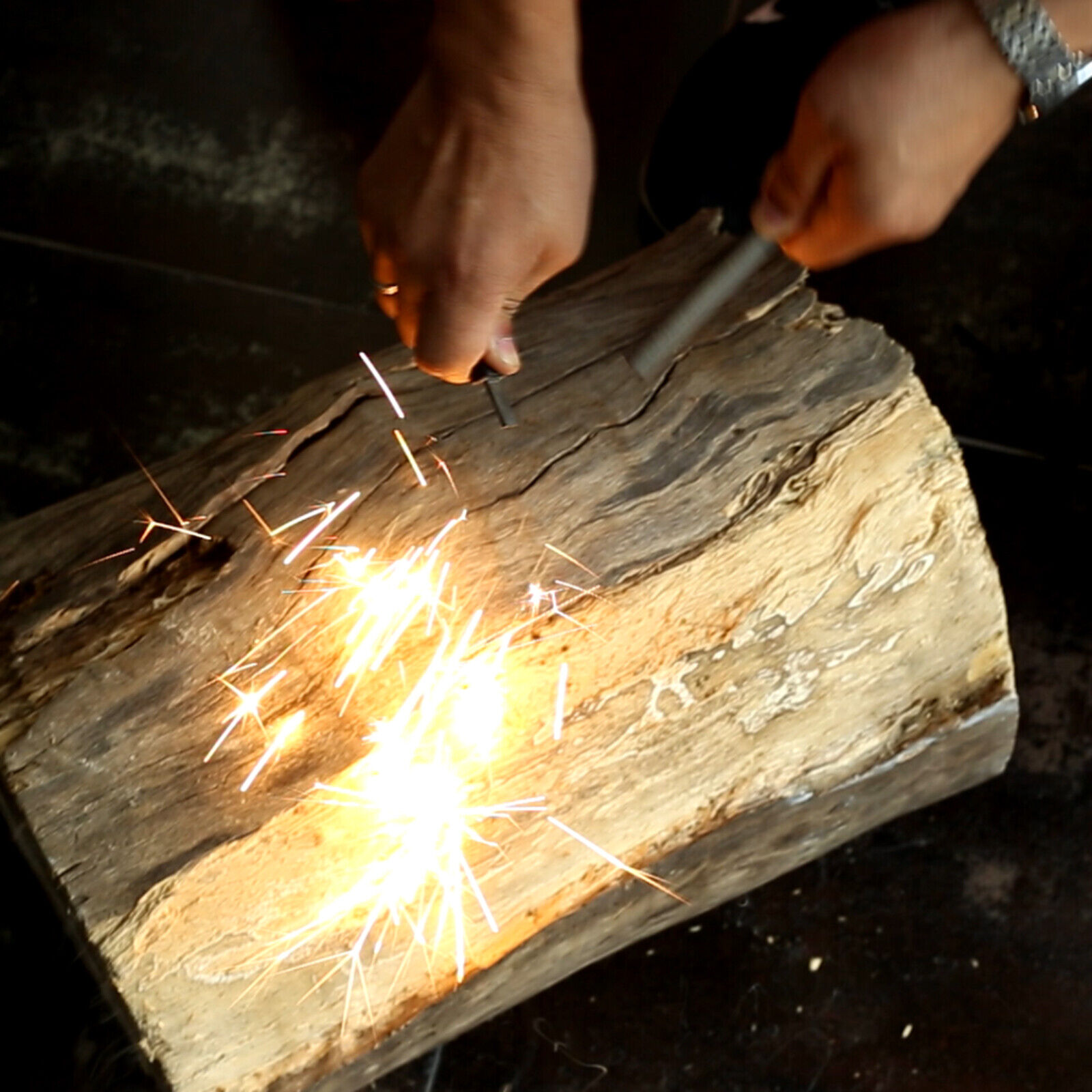 Ferro Rod Fire Starter with Handle & Striker