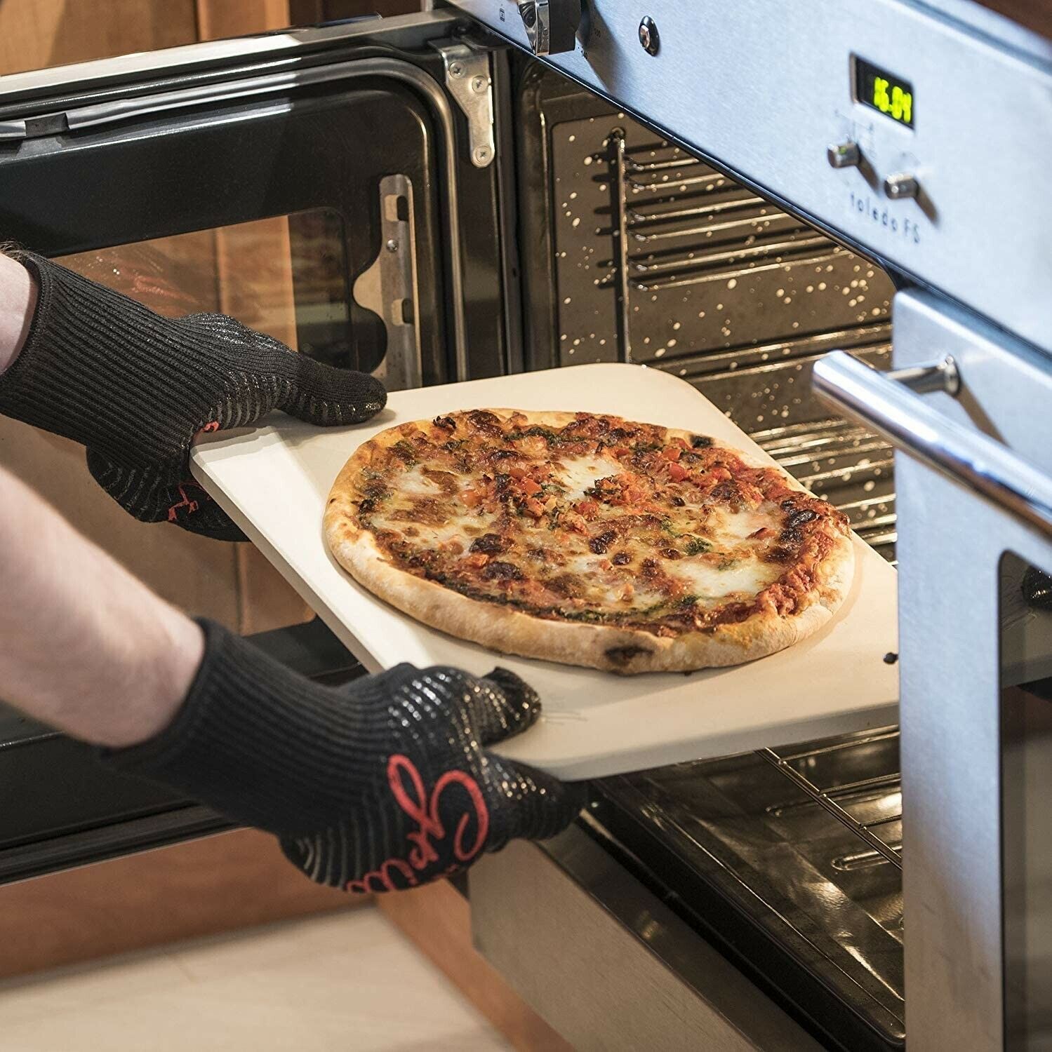 Pizza stone with free peel and cutter