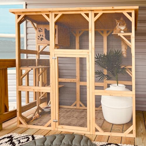 Large Wooden Cat House with Weatherproof Outdoor Enclosure