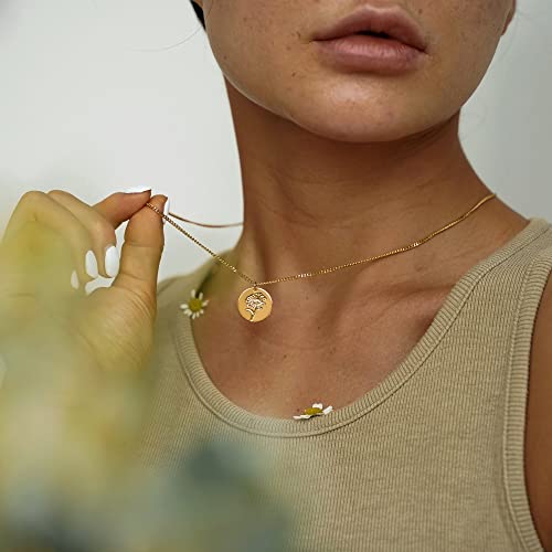 Gold Birth Flower Coin Necklace - April Daisy