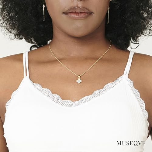Dainty Four Leaf Clover Necklace with Mother of Pearl