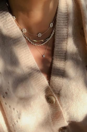 SmileBelle Daisy Pearl Choker Necklace for Women