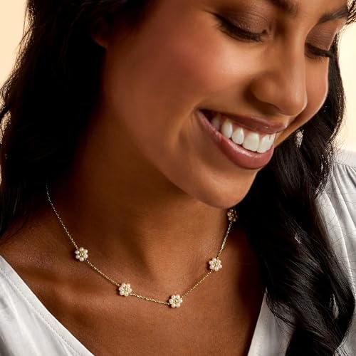 SmileBelle Daisy Pearl Choker Necklace for Women