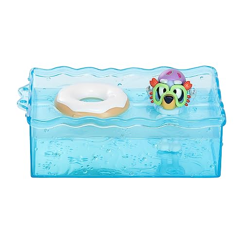 BLUEY Beach Cabin Playset with Exclusive Goggles Figure