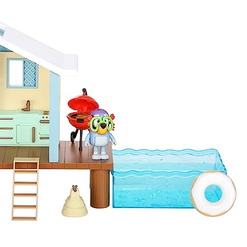 BLUEY Beach Cabin Playset with Exclusive Goggles Figure