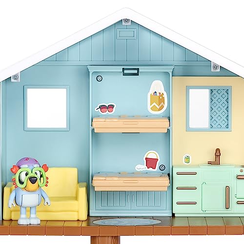 BLUEY Beach Cabin Playset with Exclusive Goggles Figure